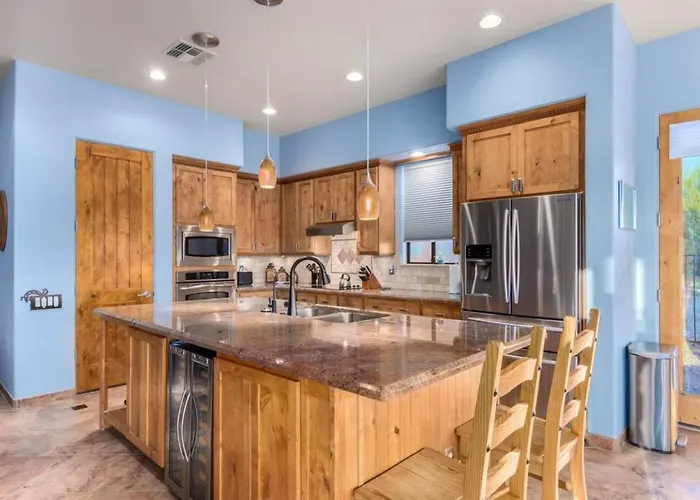 Desert Tranquility 4 Bedroom With Heated Pool Holiday home