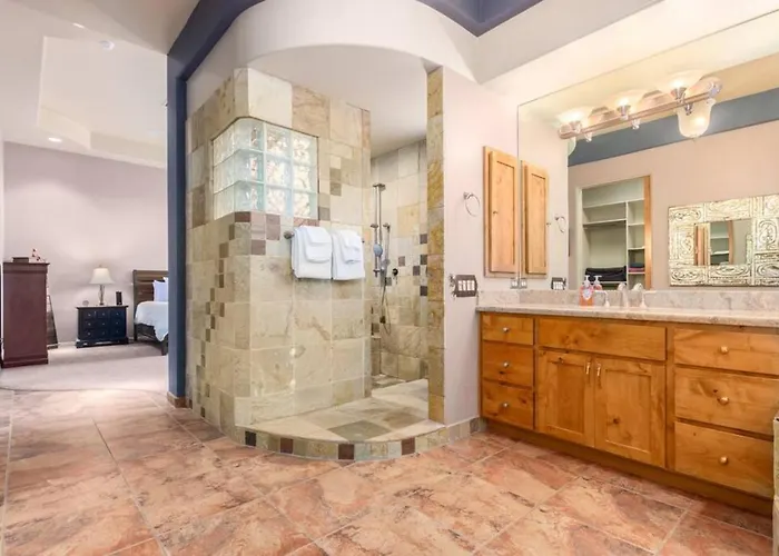 Desert Tranquility 4 Bedroom With Heated Pool *