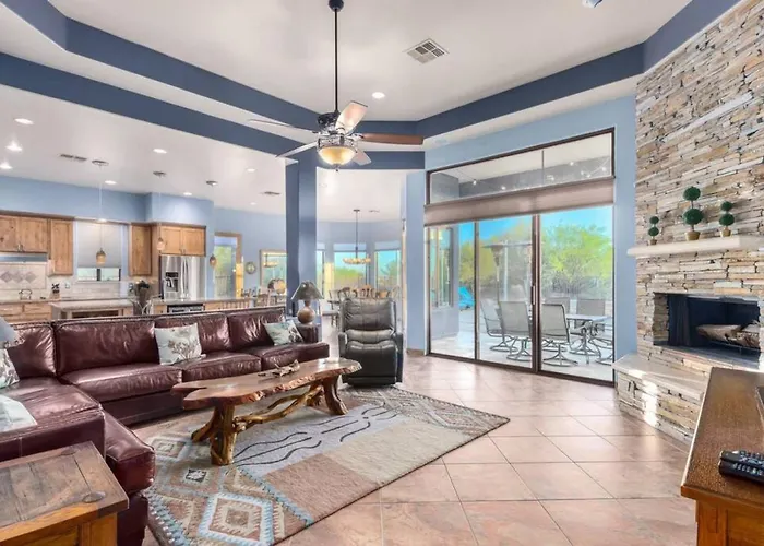 Holiday home Desert Tranquility 4 Bedroom With Heated Pool *