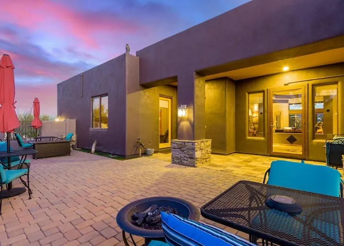 Desert Tranquility 4 Bedroom With Heated Pool Holiday home Scottsdale
