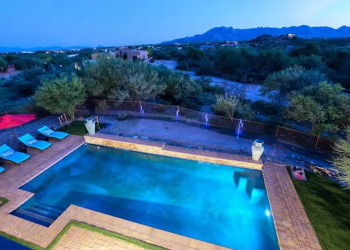 Desert Tranquility 4 Bedroom With Heated Pool Holiday home Scottsdale