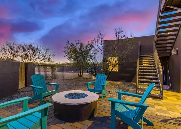 Desert Tranquility 4 Bedroom With Heated Pool Holiday home